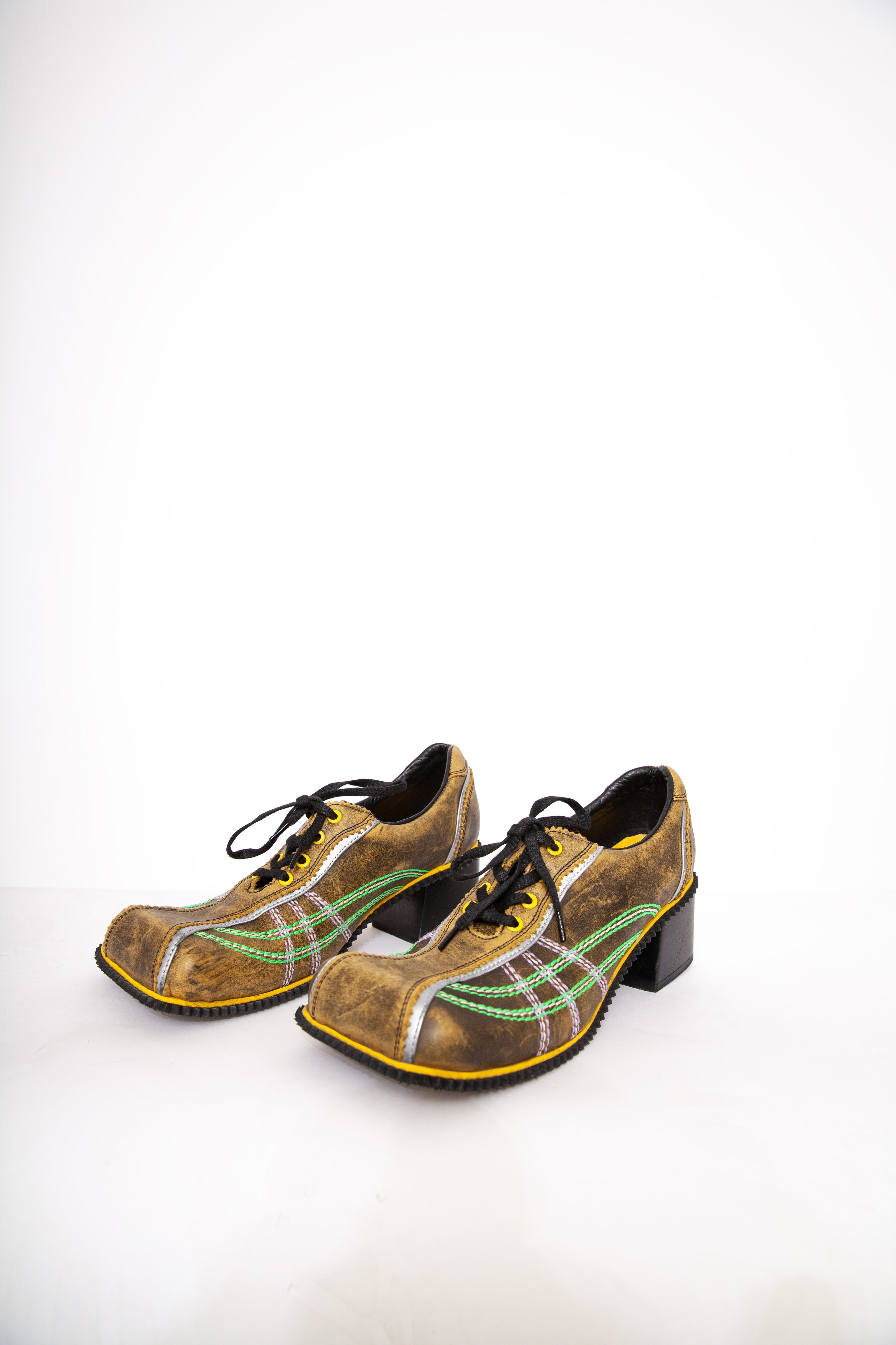 Cracked Bones Square Shoes